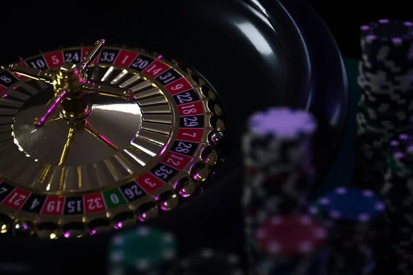 muff mobile app interface on Android and iOS phones showing login, deposit, and betting screens